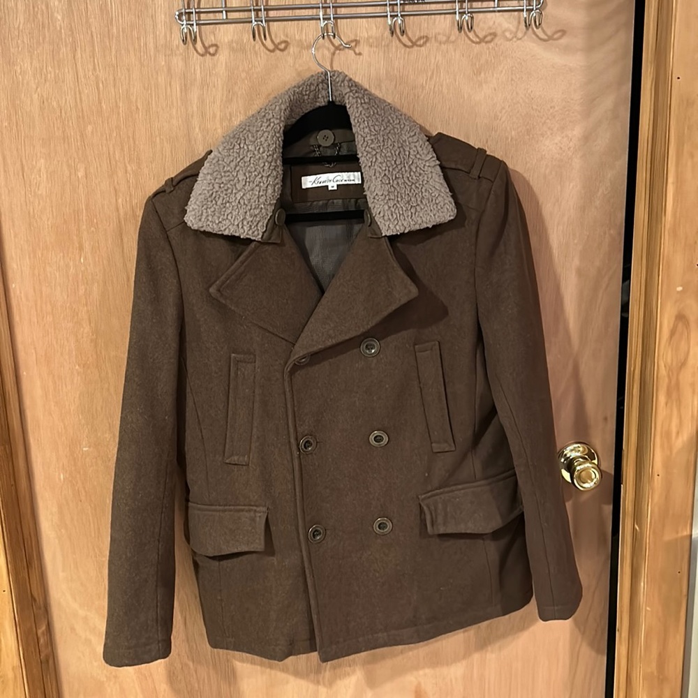 Pea Coat style jacket. Kenneth Cole. SIZE M BROWN.